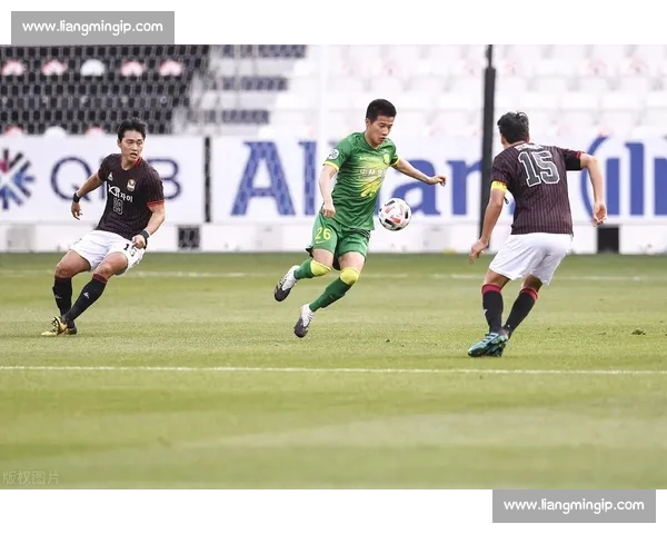 高清足球直播全程回放精彩瞬间尽在掌握球迷必备观看指南 - 副本 - 副本 (8) - 副本 - 副本 - 副本