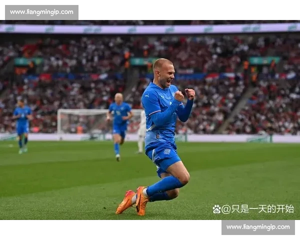 欧洲顶级联赛最新战报球星表现引发球迷热议与讨论 欧洲顶级联赛最新战报球星表现引发球迷热议与讨论